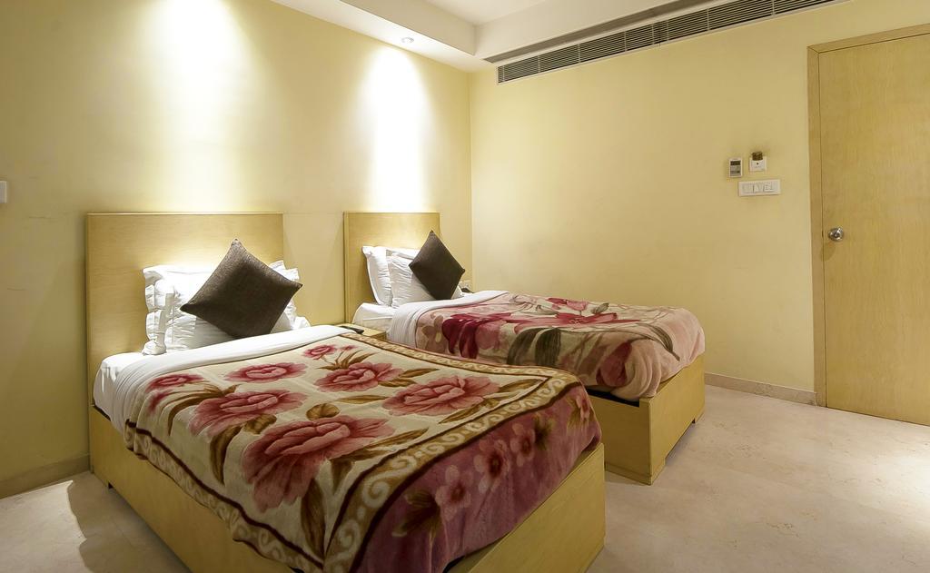 Mayur Hotel Neu-Delhi Exterior foto