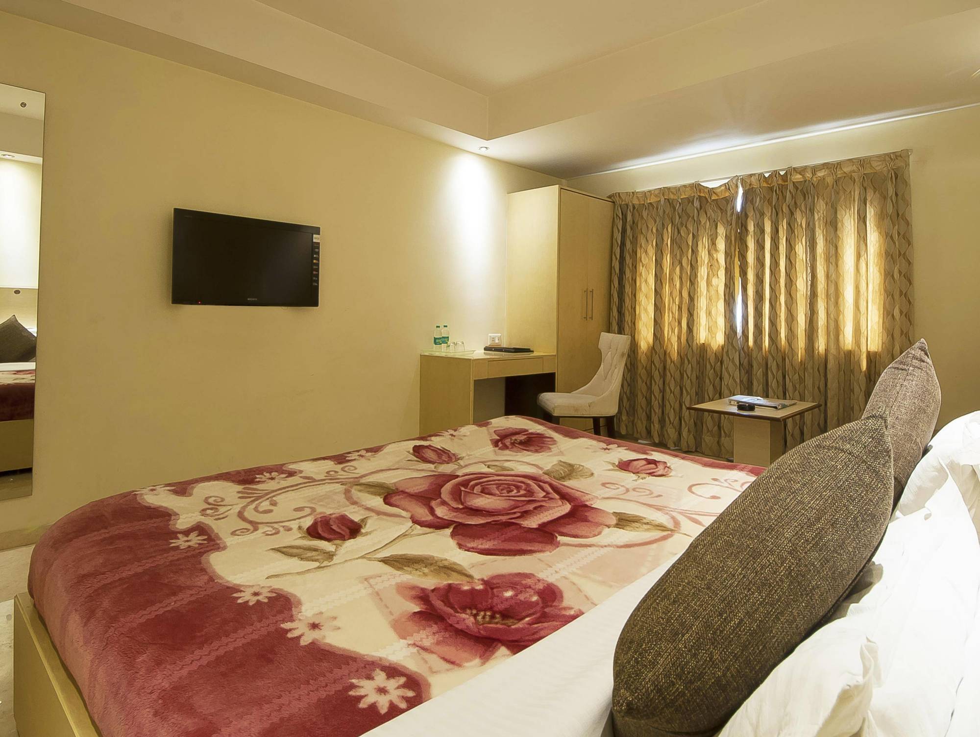 Mayur Hotel Neu-Delhi Exterior foto